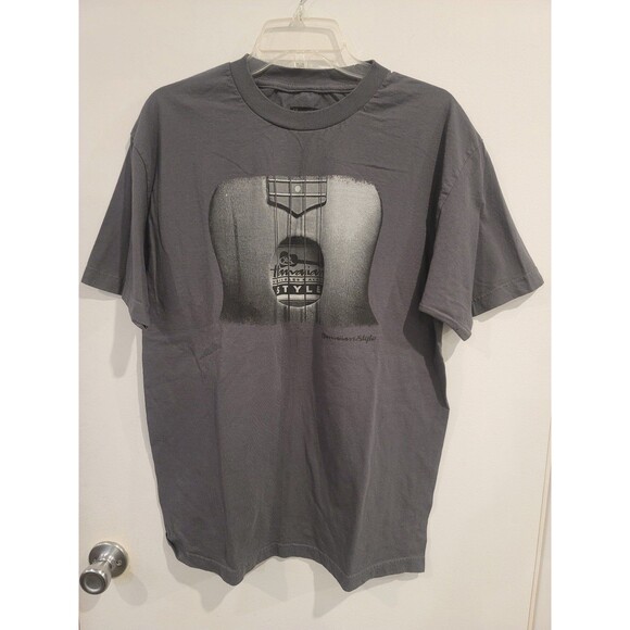Hawaiian Style Ukuleles & Aloha Style Graphic Tee - Picture 1 of 9